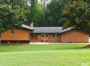 6865 Sunnyside Ln, Hickory, NC 28602