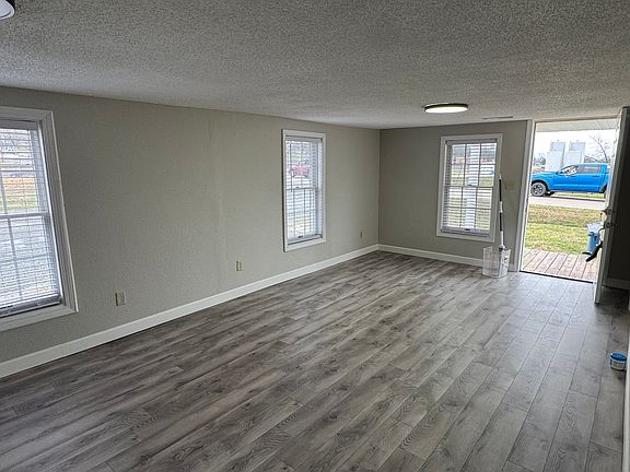 2nd image of 401 Daughtery St
