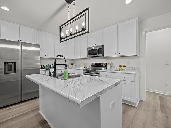 3rd image of 704 N Main St