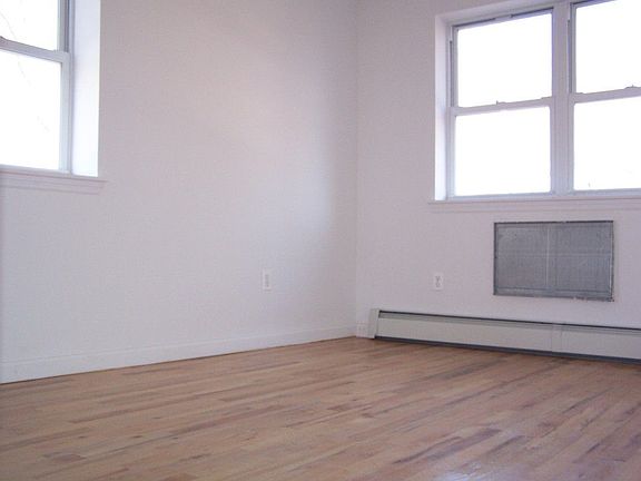 3rd image of 2605 2nd St #3