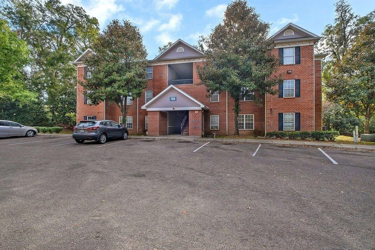 1 bed, 1.0 bath, 504 sqft, $950 — Photo 1
