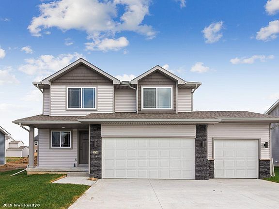 2nd image of 208 Summit Cir NW