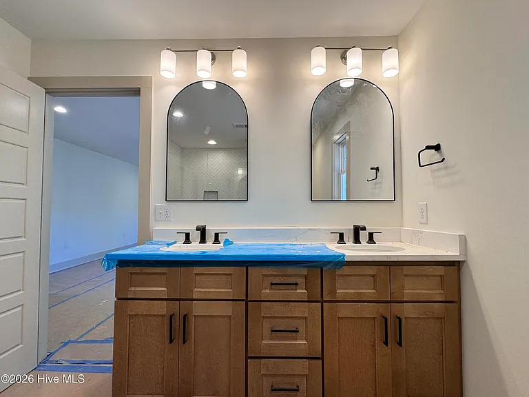 664 Wren Ln — Photo 10