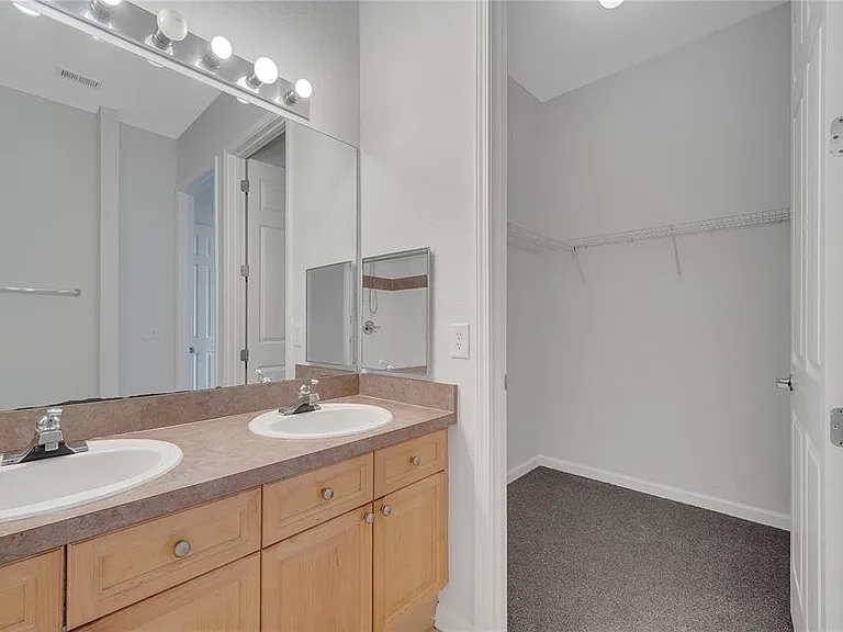 817 Terrace Ridge Cir #817 — Photo 16