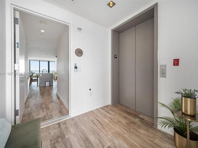 650 NE 32nd St #4805 — Photo 7