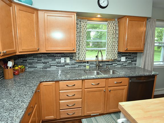 Kitchen/Granite Counter Tops