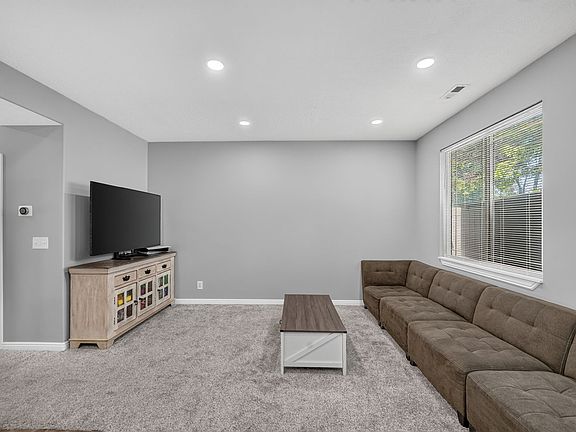 3rd image of 6714 S Pines Point Way