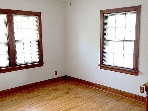 4th image of 2521 N Elsas Ave
