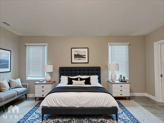 3rd image of 467 Camelot Pkwy