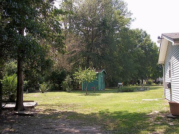5th image of 21 Bluebird Dr