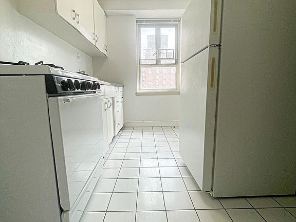 2nd image of 188 2nd Ave #9