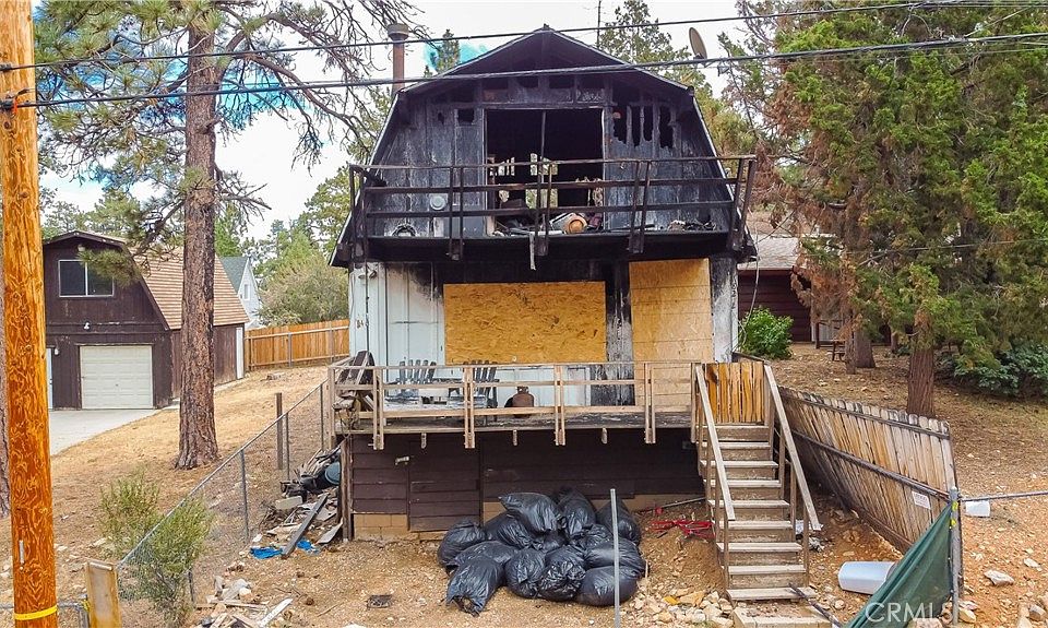 1st image of 827 Wabash Ln