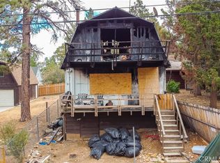 827 Wabash Ln, Sugarloaf, CA 92386