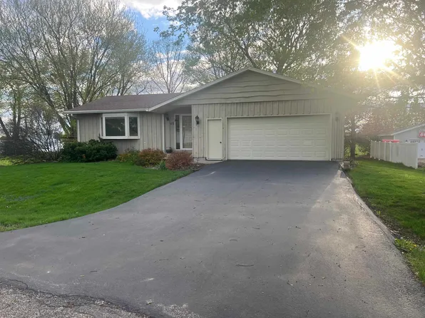117 Wyler Dr, Dakota, IL 61018