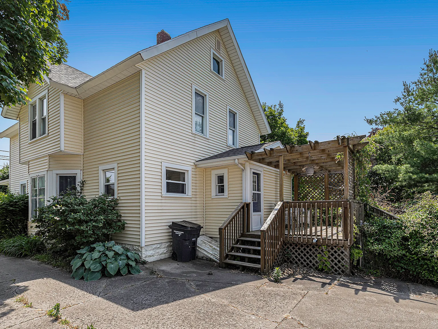 Ash St W, Three Oaks — Photo 3