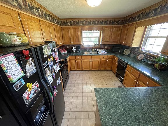 3rd image of 118 Faires Ln