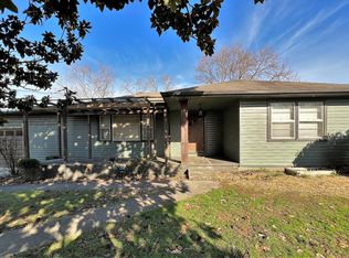 8011 River Dr, Oak Ridge, TN 37830