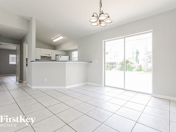 4th image of 2747 Yacolt Ave