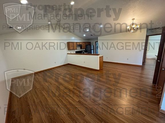 3rd image of 107 Meadow Dr Unit 1