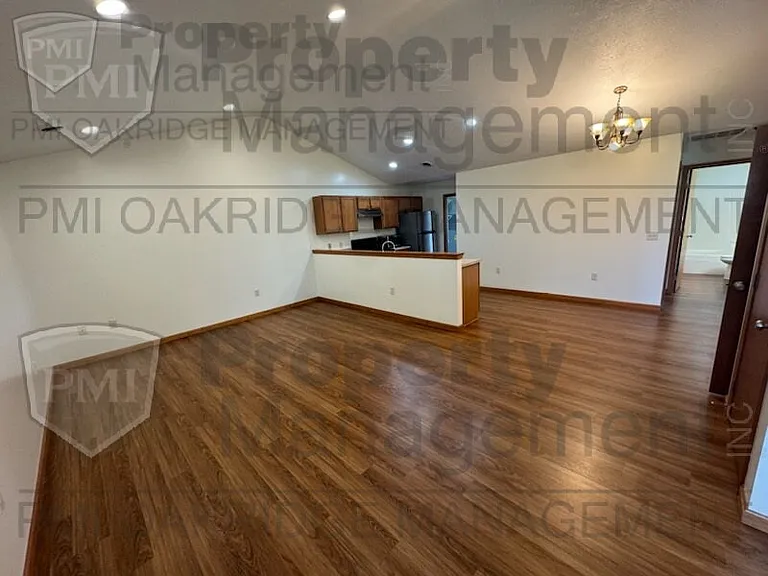 107 Meadow Dr #1 — Photo 3