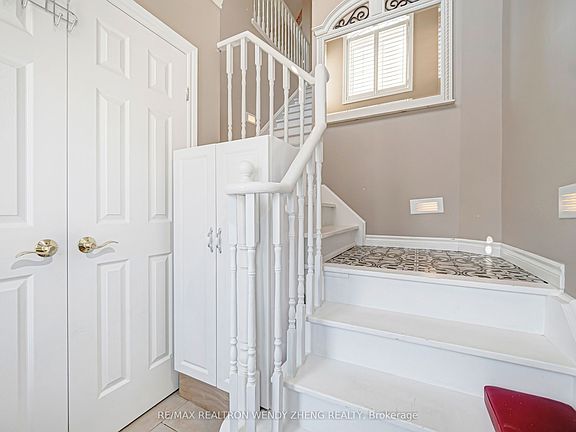 5th image of 520 Silken Laumann Dr #21