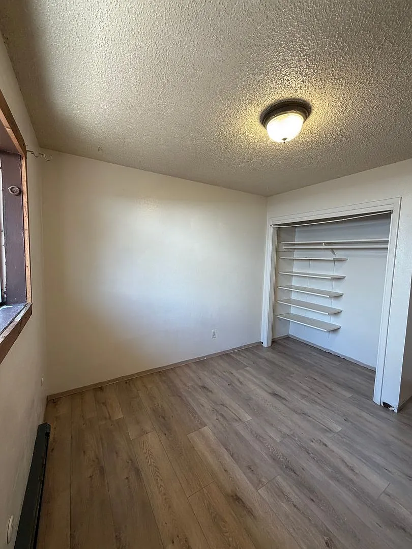2-Bedroom Home with Garage Near Sky Lakes and OIT — Photo 4