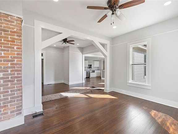 3rd image of 408 E Merry Ave