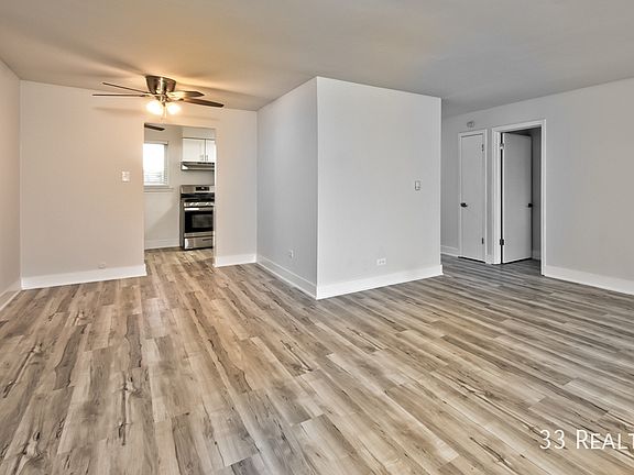 3rd image of 1235 Cheltenham Dr APT 2B