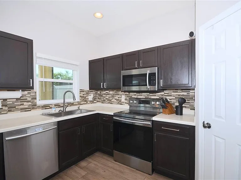 1625 Emerald Hill Way — Photo 18