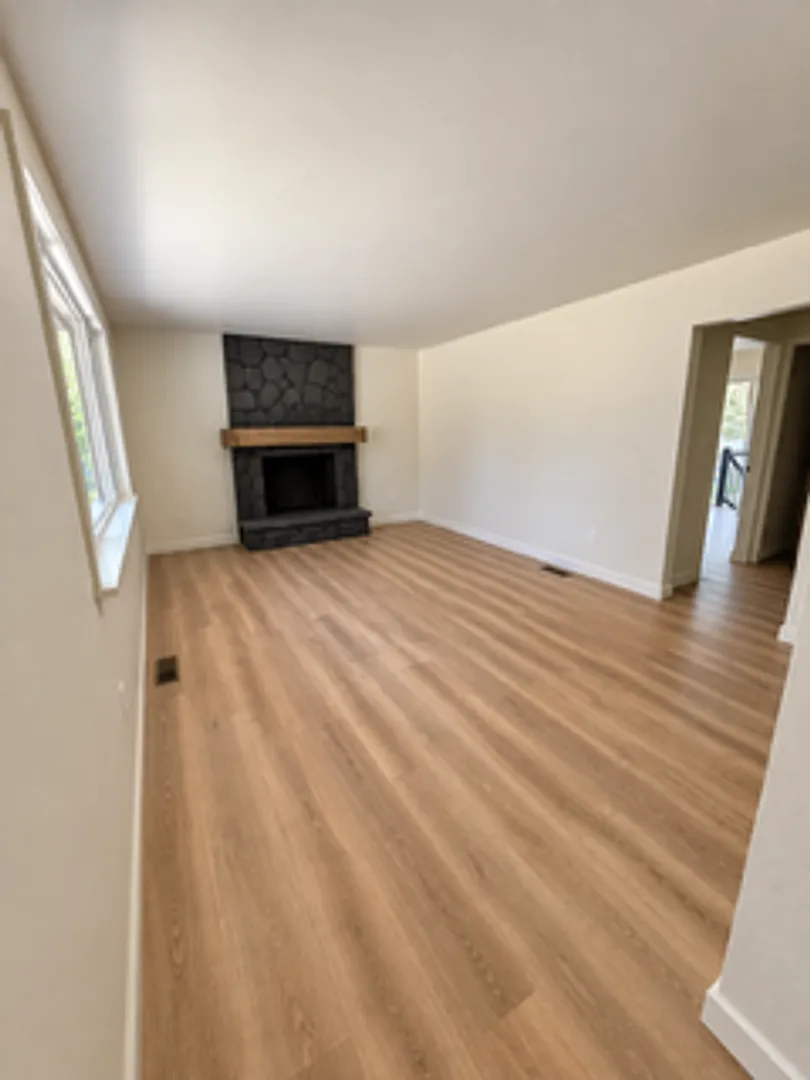 1145 Keller Road — Photo 4