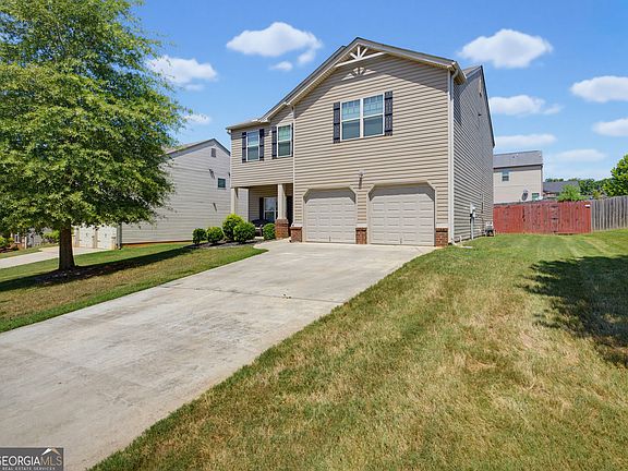 2nd image of 346 Lamont Ln