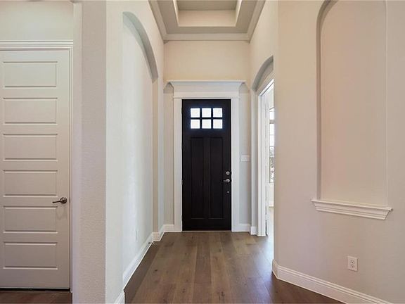 4th image of 9204 Pecan Woods Trl