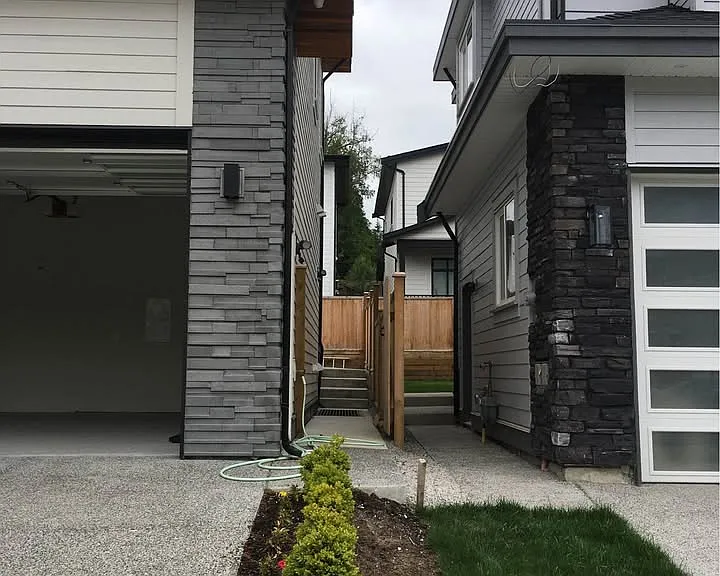 18b Ave — Photo 2