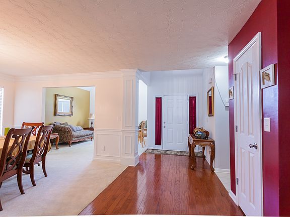 4th image of 2 Saint Charles Pl