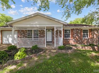 2267 Central Parkway Dr, Florissant, MO