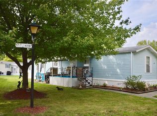 15 Brightwood Dr #15, Olmsted Falls, OH 44138