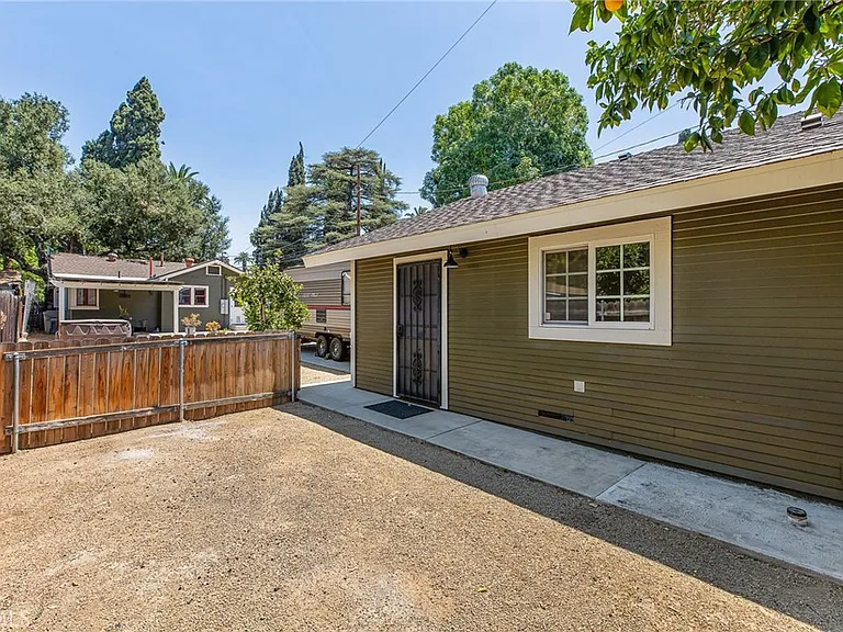 3844 Linwood Pl — Photo 45