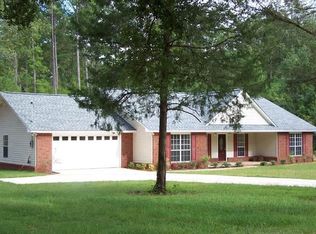 3212 5th St, Marianna, FL 32446