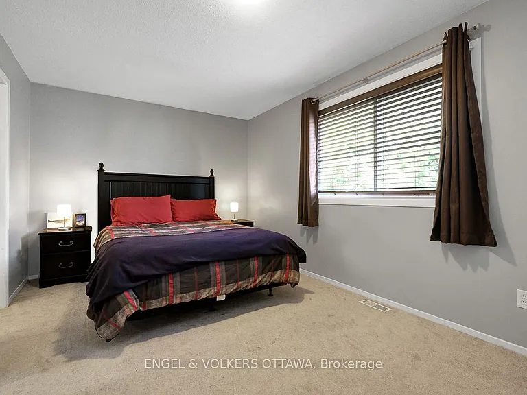 76 McDermot Ct #22 — Photo 16
