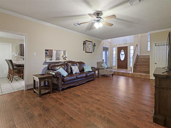 4th image of 6814 Little Redwood Dr