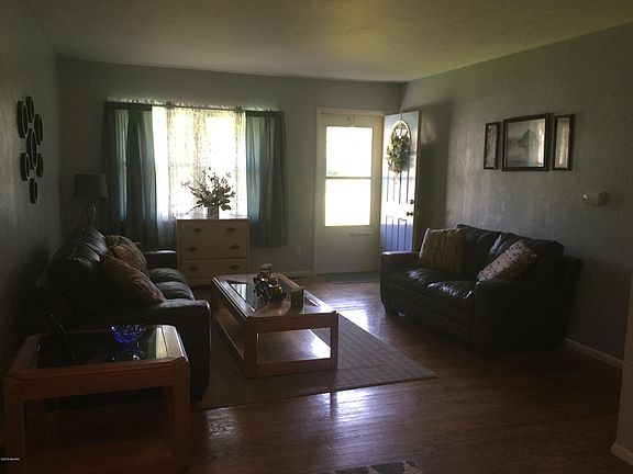 4th image of 440 Pioneer Dr