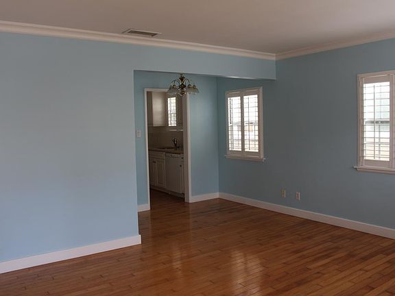 3rd image of 219 16th St
