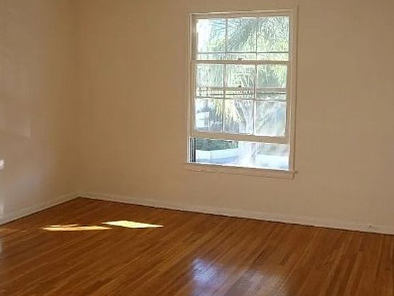 3rd image of 455 N Hayworth Ave #1