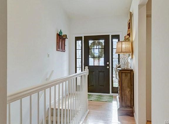 3rd image of 315 Cove Landing Dr