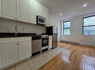 439 W 47th St #3W, New York, NY 10036