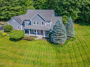 2 Little Dr, Malta, NY 12020
