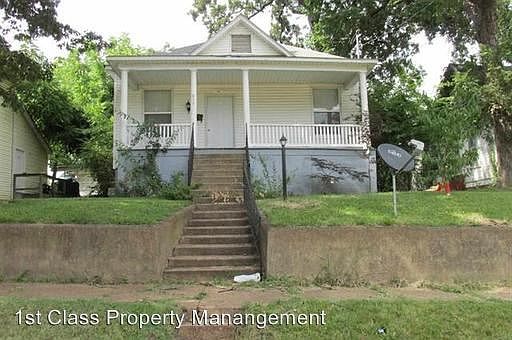 1st image of 835 Poplar St