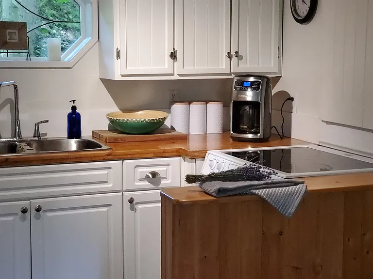 477 Dover Pl — Photo 2