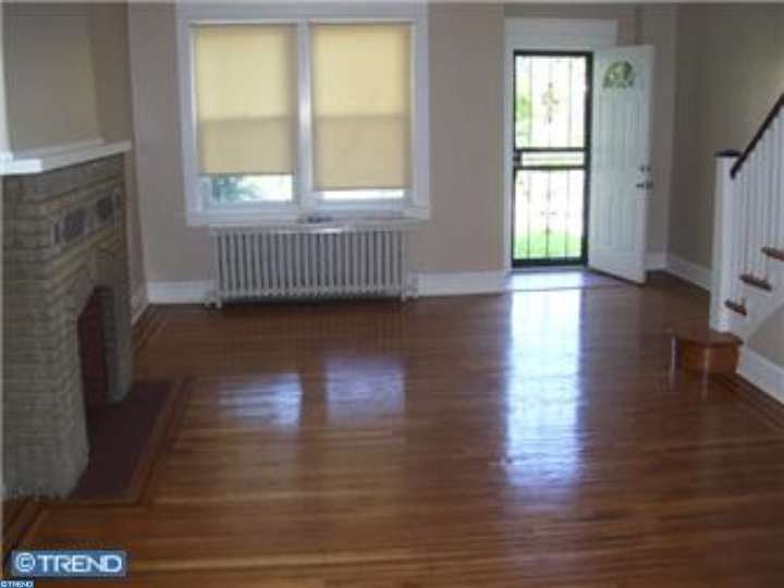 2nd image of 1539 E Mayland St