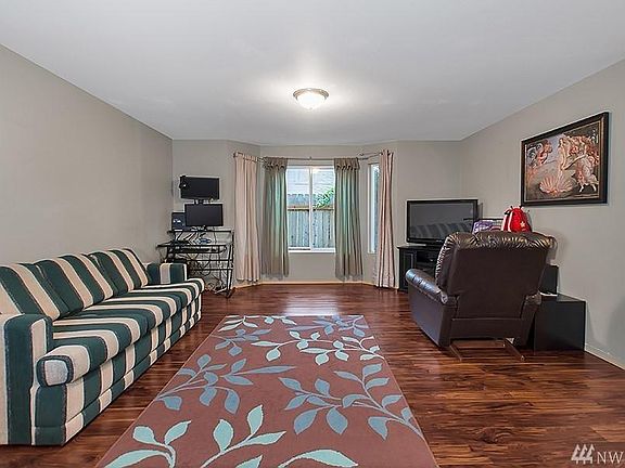 3rd image of 2409 Prospect Ave NE